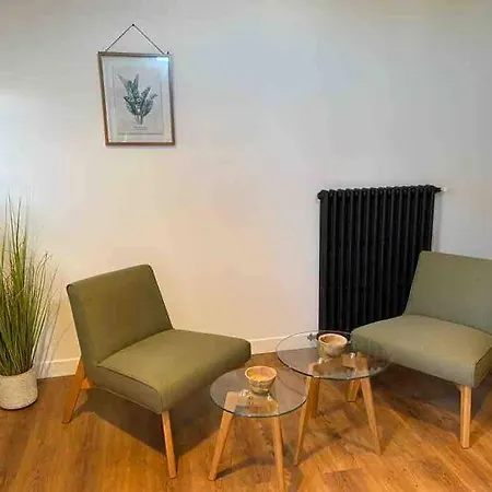 Avec Jacuzzi Dans La Et Piscine Aux Beaux Jours דירה