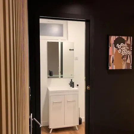 Avec Jacuzzi Dans La Et Piscine Aux Beaux Jours דירה